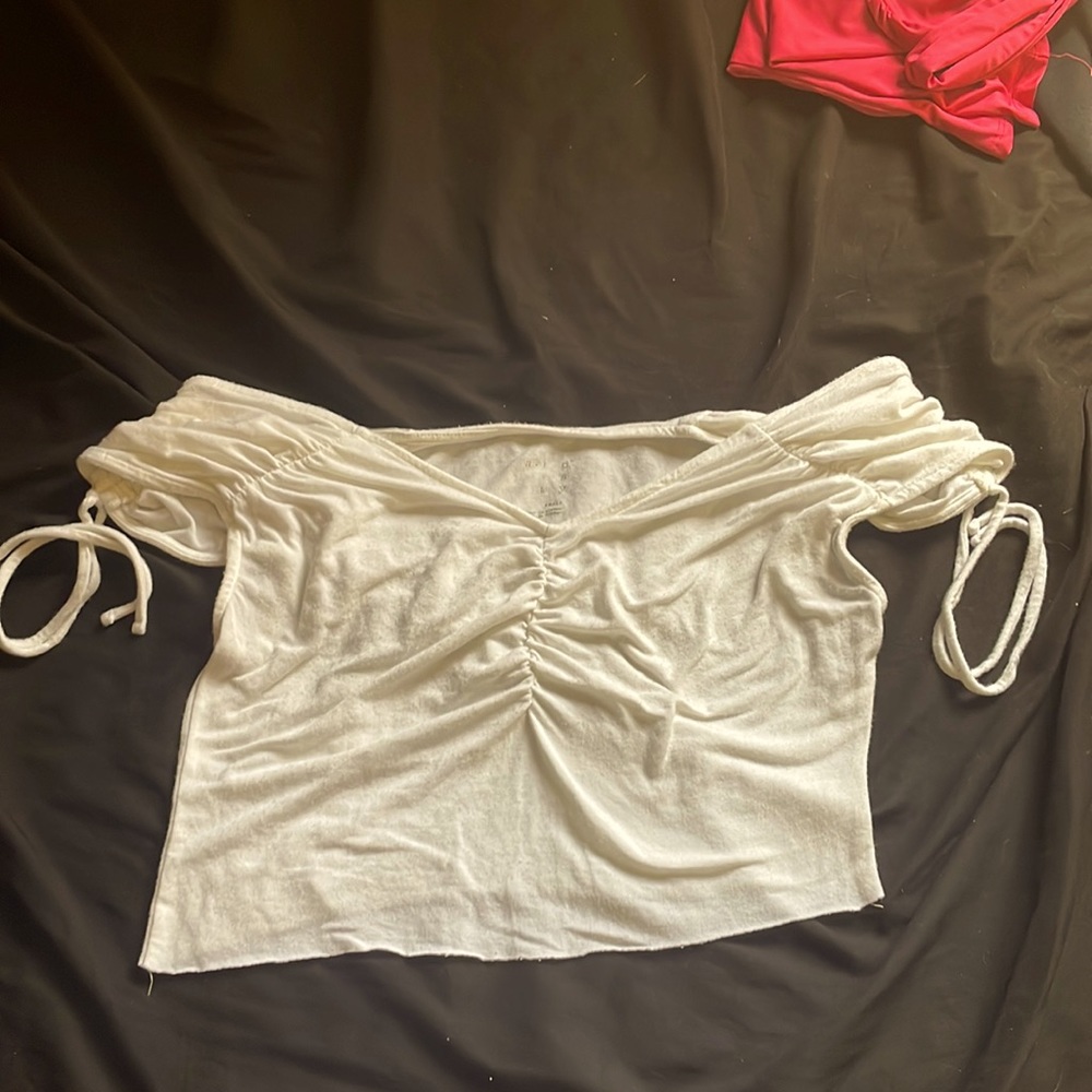 off the shoulders crop top